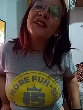Snapshot of kuramaqueen chatting on June 3, 2026, 2:47 am kuramaqueen online show from June 3, 2026, 2:47 am