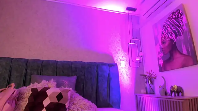 Aleera Walton online show from March 26, 2026, 7:19 pm