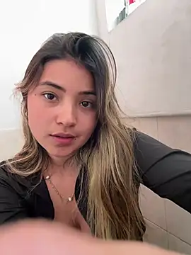 Snapshot of sweetlove- chatting on February 4, 2026, 8:36 pm sweetlove- online show from February 4, 2026, 8:36 pm