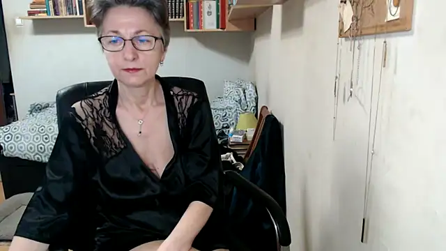 katemodel online show from September 12, 2025, 6:35 am