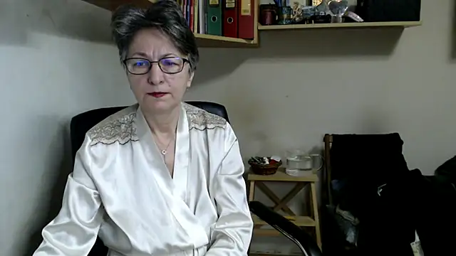 katemodel online show from November 30, 2025, 7:34 am