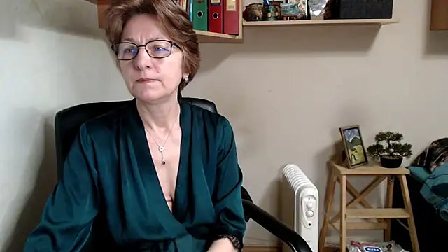 katemodel online show from February 1, 2026, 7:07 am