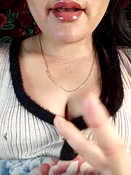 Reina Fcup01 online show from February 9, 2026, 5:22 am