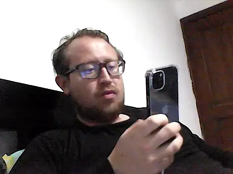 Ecuhot8976 online show from February 4, 2026, 5:13 am