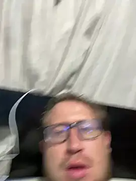 Ecuhot8976 online show from February 25, 2026, 2:21 am