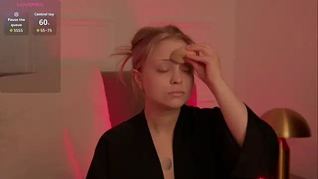 MollyHilton online show from March 25, 2026, 6:03 pm