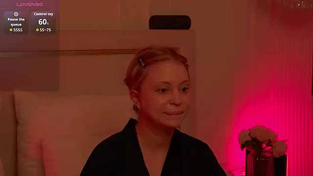 MollyHilton online show from April 3, 2026, 6:17 pm