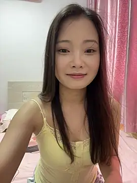 BIGBABYYEYE online show from May 24, 2026, 6:18 am