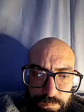 Robsonitj90 online show from June 7, 2026, 6:17 am