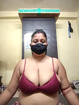 Curvy Trisha online show from May 24, 2026, 2:33 pm