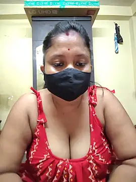 Curvy Trisha online show from May 28, 2026, 3:42 pm