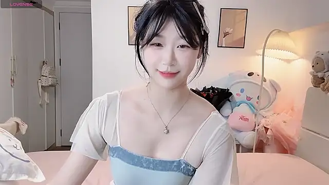 Luminous4173 online show from May 23, 2026, 12:42 pm