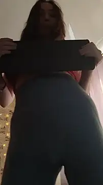 Snapshot of _strawberry_moon_ chatting on February 3, 2026, 8:52 am strawberry moon online show from February 3, 2026, 8:52 am