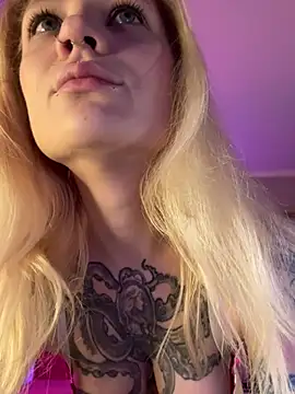 BlondeDoll  online show from February 5, 2026, 5:12 am