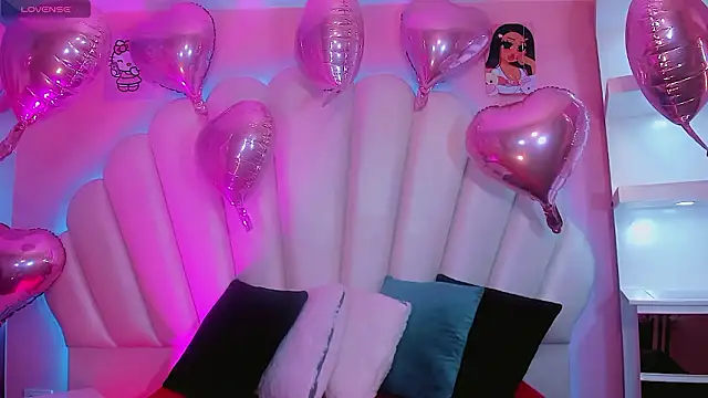 Snapshot of Maia_Hotts chatting on February 11, 2026, 11:48 am Maia Hotts online show from February 11, 2026, 11:48 am