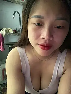 Snapshot of Emxinhka1 chatting on August 7, 2026, 10:34 pm Emxinhka1 online show from August 7, 2026, 10:34 pm