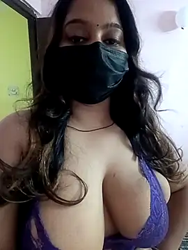 Snapshot of Aliya_Hott chatting on July 7, 2026, 7:34 am Aliya Hott online show from July 7, 2026, 7:34 am