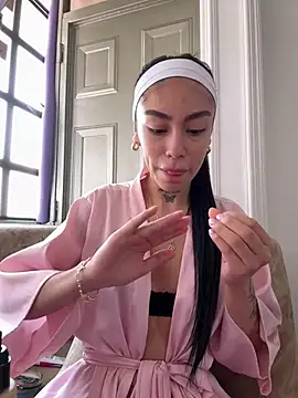 Bonny Eva online show from March 16, 2026, 4:22 pm