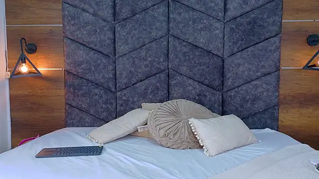 Snapshot of AnnieRouse__ chatting on February 4, 2026, 11:49 am AnnieRouse online show from February 4, 2026, 11:49 am