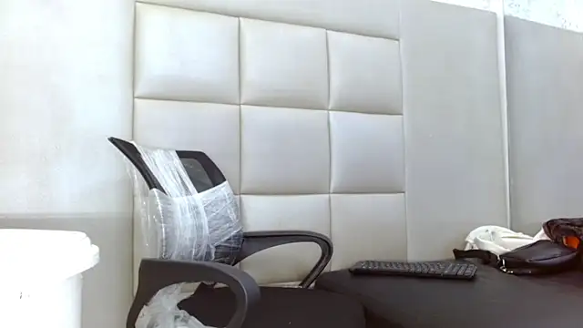 TonnyMarck online show from February 23, 2026, 2:42 am