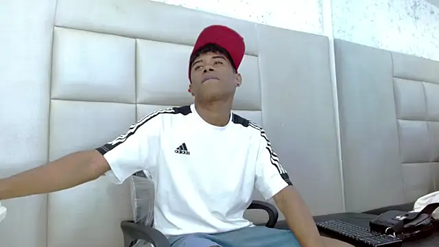 TonnyMarck online show from February 24, 2026, 3:15 am