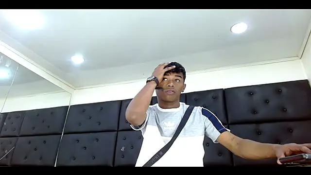 TonnyMarck online show from March 5, 2026, 3:02 am