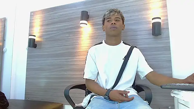 TonnyMarck online show from March 30, 2026, 5:52 am