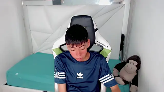 Liarr  online show from February 26, 2026, 8:19 pm