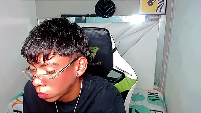 Liarr  online show from March 24, 2026, 8:03 pm