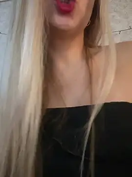 Snapshot of NikkiMis chatting on February 2, 2026, 11:42 am NikkiMis online show from February 2, 2026, 11:42 am