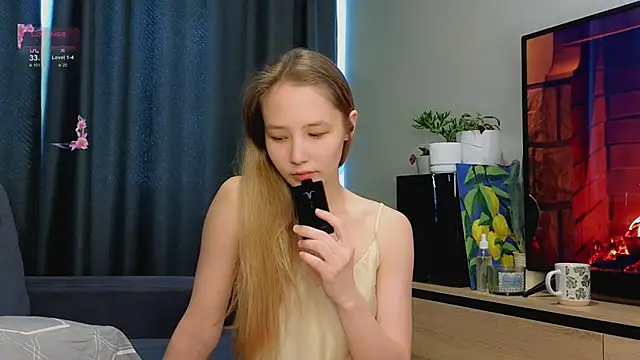 Snapshot of y0ur_sunshinee chatting on February 5, 2026, 6:18 am y0ur sunshinee online show from February 5, 2026, 6:18 am