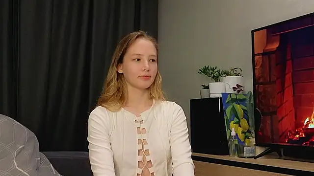 Snapshot of y0ur_sunshinee chatting on February 11, 2026, 4:56 pm y0ur sunshinee online show from February 11, 2026, 4:56 pm