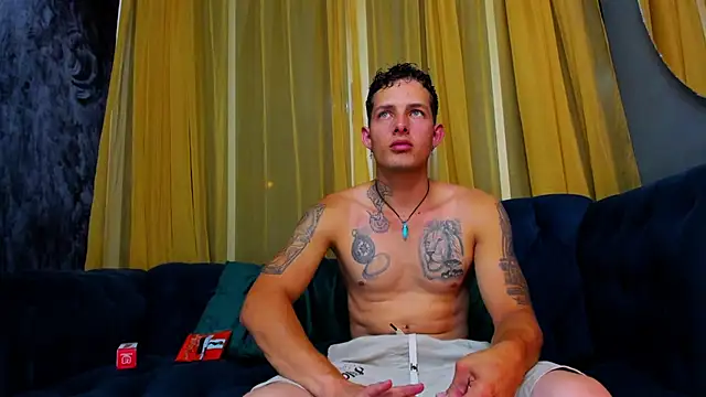 Snapshot of _angel_rivera chatting on February 4, 2026, 1:11 am angel rivera online show from February 4, 2026, 1:11 am