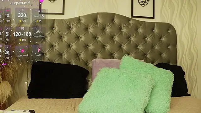 katt eyes  online show from April 13, 2026, 1:38 pm