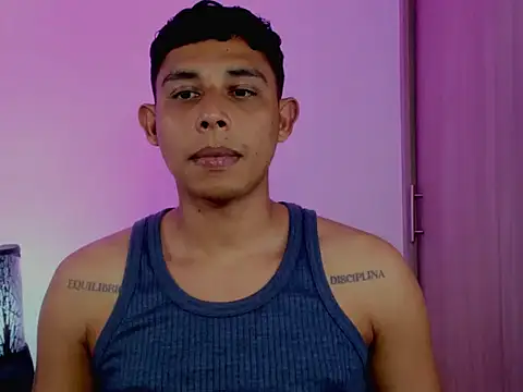 nilo2021 online show from April 9, 2026, 2:44 am