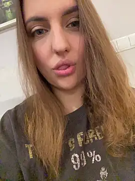 AliceDesmee online show from February 22, 2026, 8:51 pm
