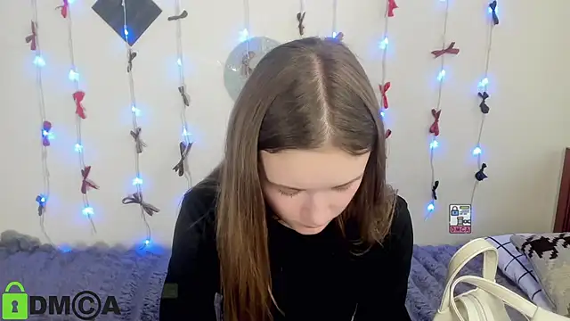 Elina X online show from June 3, 2026, 1:25 pm
