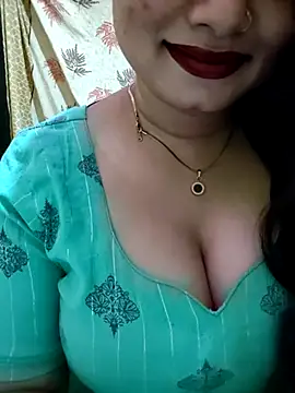 Snapshot of PARI51 chatting on May 10, 2026, 7:52 pm PARI51 online show from May 10, 2026, 7:52 pm