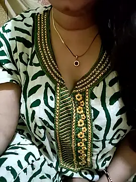 Snapshot of PARI51 chatting on May 12, 2026, 8:17 pm PARI51 online show from May 12, 2026, 8:17 pm