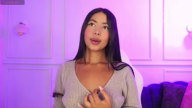 Lia Velez  online show from April 16, 2026, 3:40 am