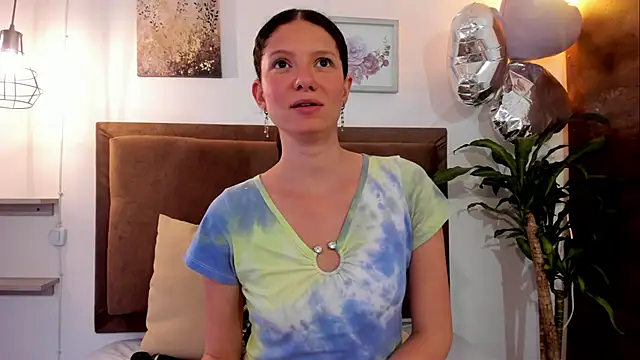 Snapshot of sofy_bonnet chatting on February 20, 2026, 7:58 pm sofy bonnet online show from February 20, 2026, 7:58 pm