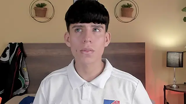 Angel eros  online show from February 19, 2026, 4:52 am