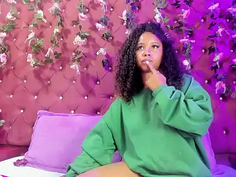 Lunaa Brunettee online show from February 5, 2026, 3:11 am