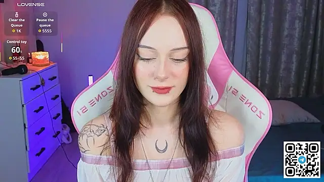 amyfallinlove online show from February 17, 2026, 3:29 pm