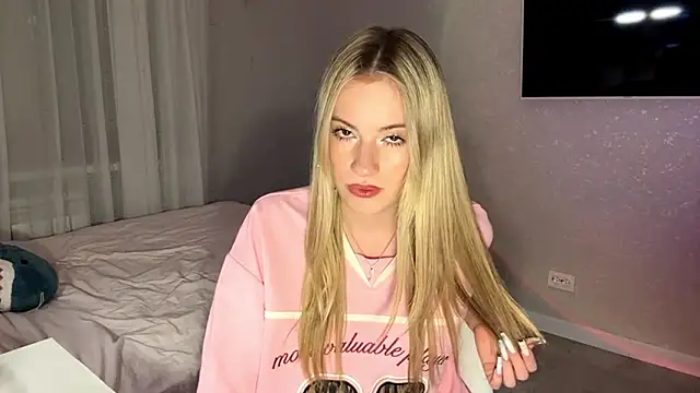 Snapshot of Between_Eeys chatting on February 2, 2026, 5:11 pm Between Eeys online show from February 2, 2026, 5:11 pm