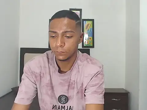 Snapshot of hotboyluxe chatting on February 15, 2026, 11:30 am hotboyluxe online show from February 15, 2026, 11:30 am