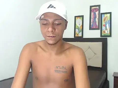 Snapshot of hotboyluxe chatting on February 27, 2026, 3:17 am hotboyluxe online show from February 27, 2026, 3:17 am