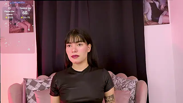 dakotacollins  online show from April 1, 2026, 1:50 am