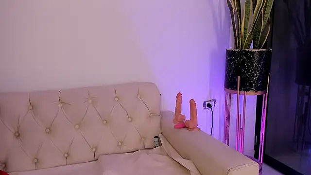 liorah wolf online show from February 20, 2026, 8:20 pm