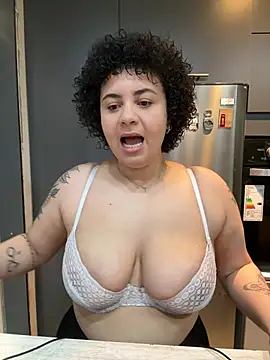 BabyChanntal online show from February 17, 2026, 2:35 pm